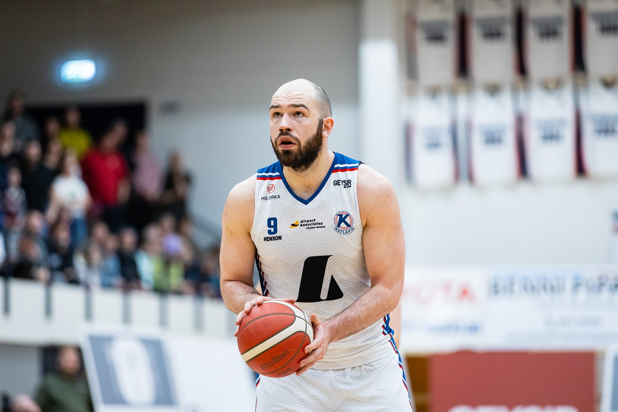 Milka áfram í Keflavík