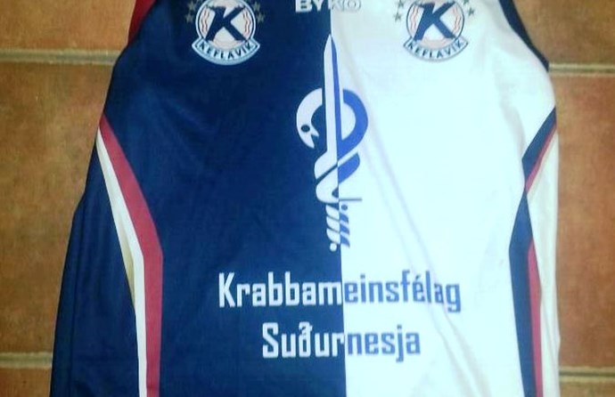 Hefur þú áhuga á því að kaupa tvískiptan Keflavíkurbúning?