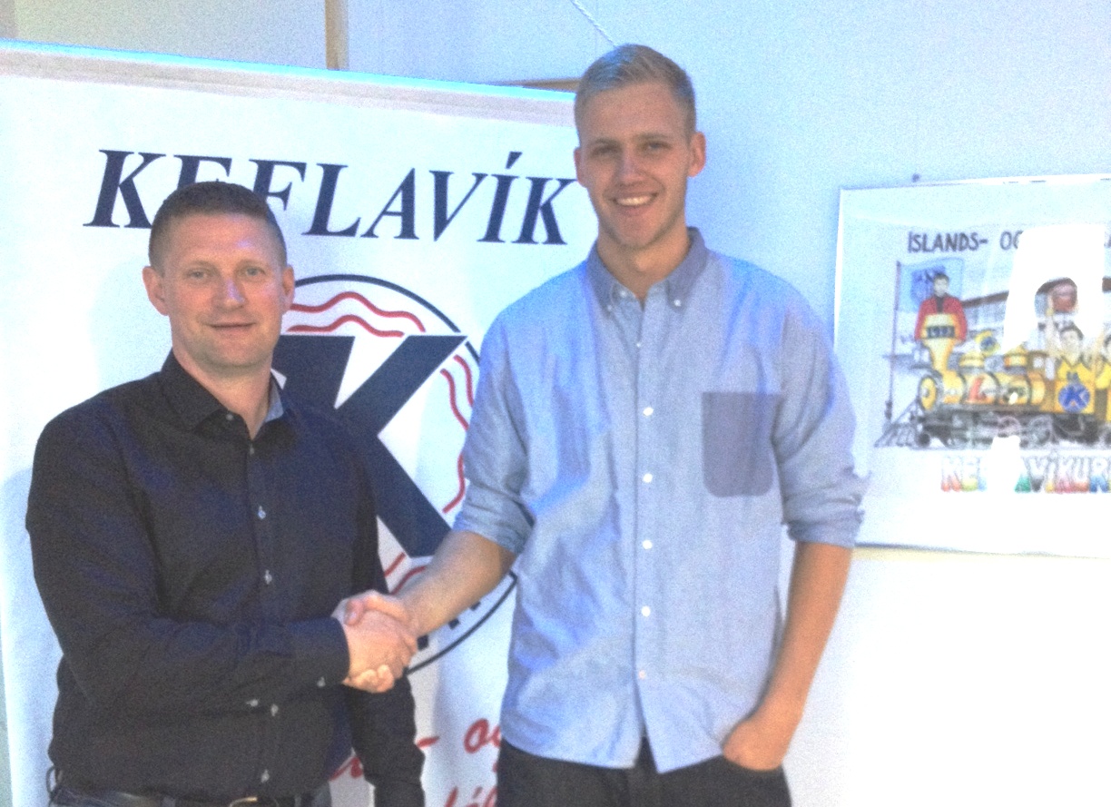 Almar framlengir við Keflavík