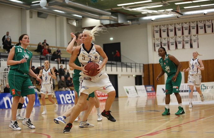 Keflavíkurstúlkur sluppu með að spila bara seinni hálfleikinn í nágrannarimmunni