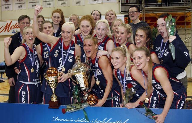 Lengjubikarinn hefst á morgun